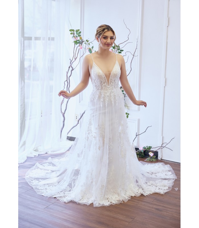 Fitted and Flare Plunge V-neck  Crystal Beaded Floral Lace Tulle Wedding Dress - OU-F1002